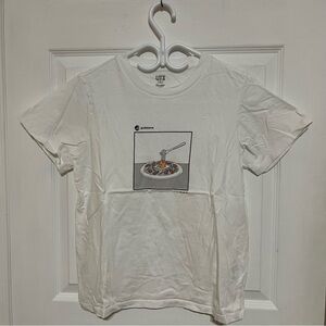 Uniqlo x Gudetama Tshirt